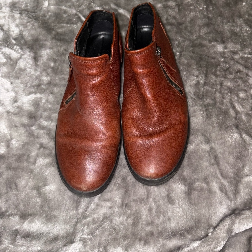 ECCO Black Leather Ankle Boots